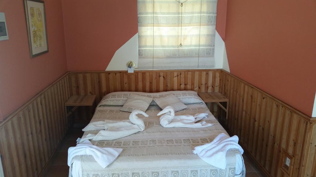 Periyiali Apartments Polis Kültér fotó