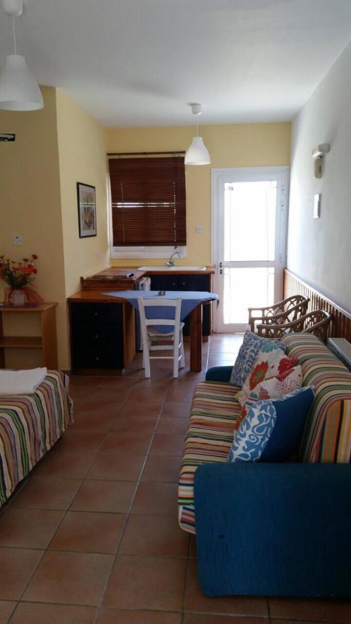 Periyiali Apartments Polis Kültér fotó